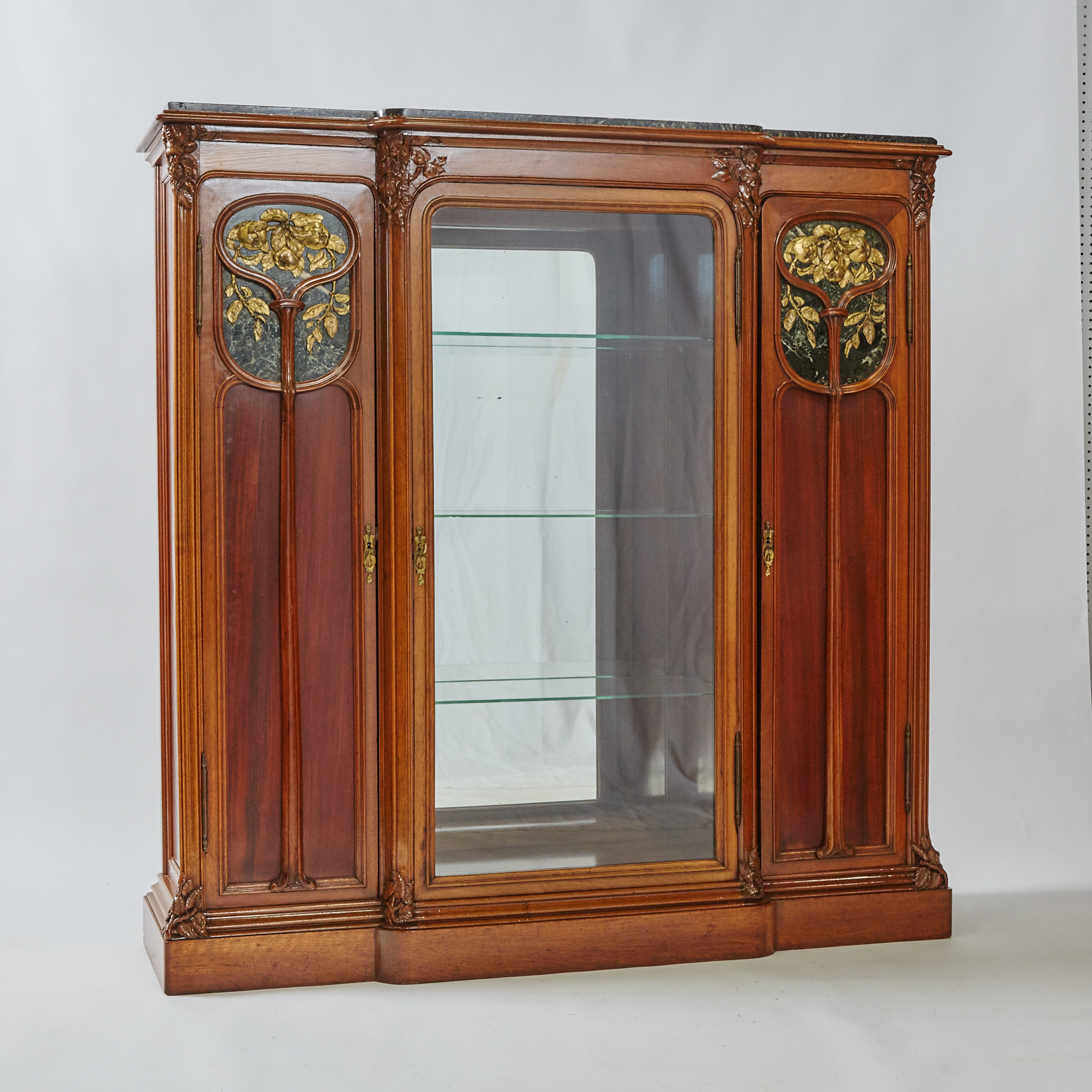 Louis Majorelle French Art Nouveau Ormolu Mounted Walnut and Rosewood Vitrine Cabinet, 19th/early 20th century