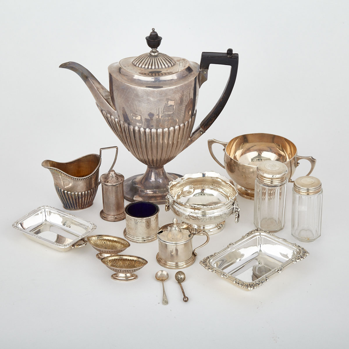 Grouped Lot of Victorian and Later English Silver, London, Birmingham, Sheffield and Chester, c.1885-1937